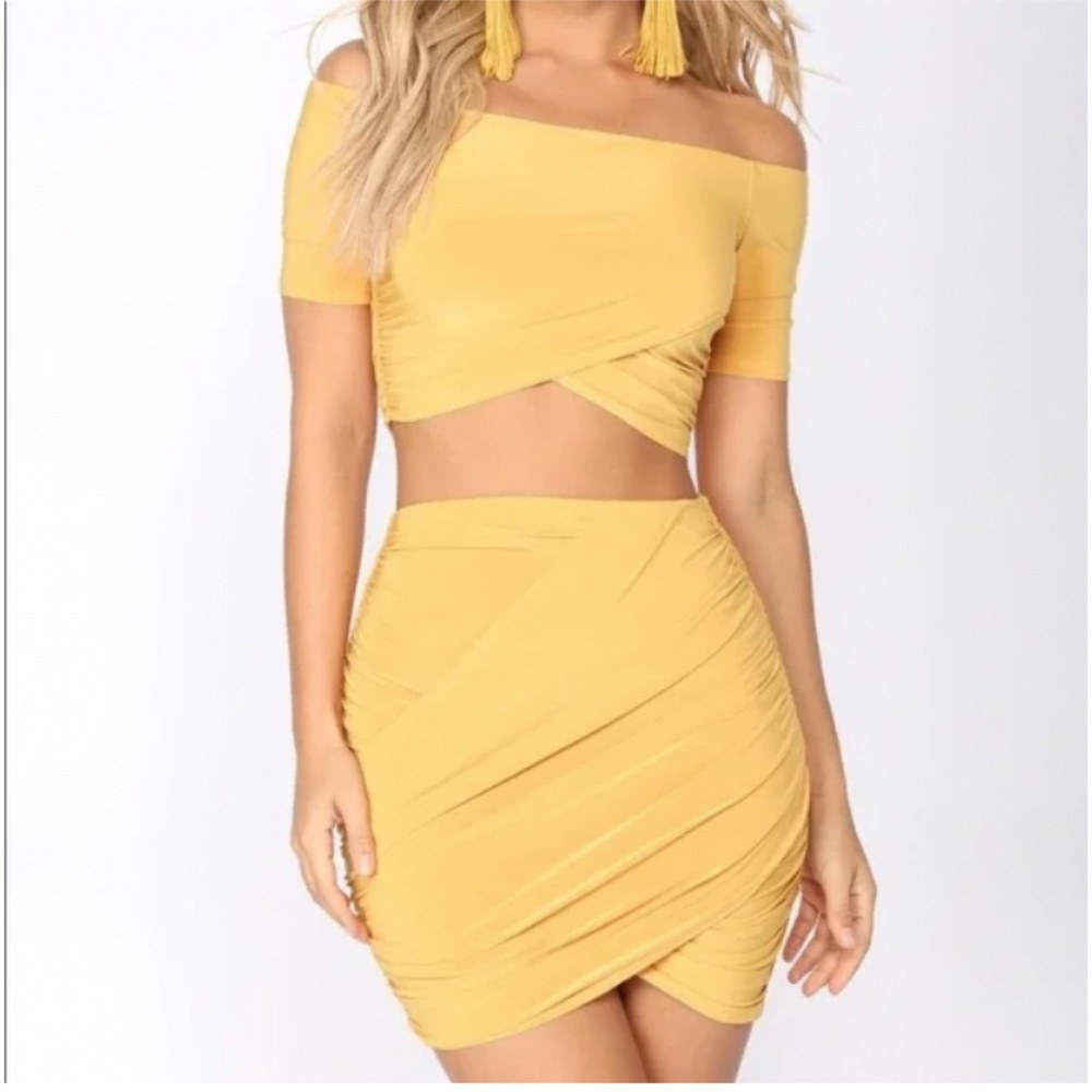 🪞 NWT SET 2 piece dressy top + wrap front skirt matching set
